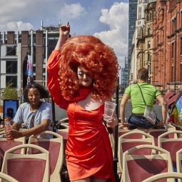 UX Mcr Pride 2022 - Booking.com, חושפת את חוויית התיירות של הקהילה הגאה הישראלית בשנת 2023.